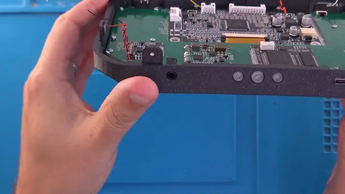 Mounting The Headphone Jack